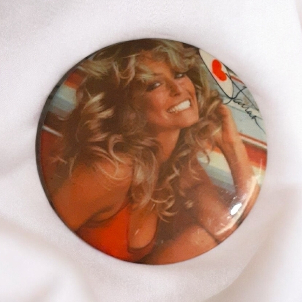 Vintage 1977 Farrah Fawcett Red Swimsuit Iconic Poster Pinback Button (3")